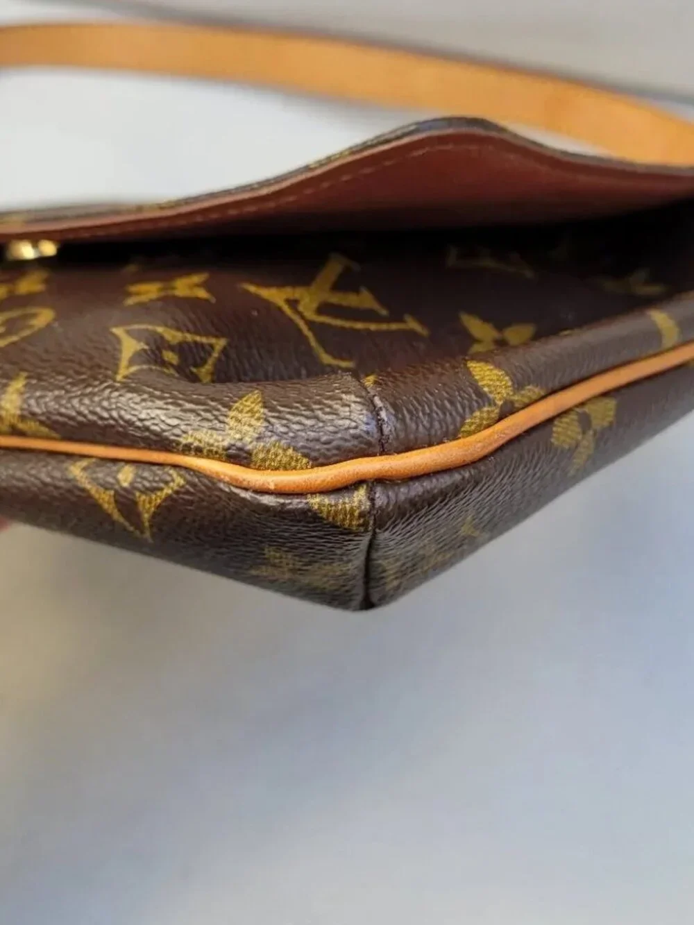 Louis Vuitton Musette Tango Shoulder Bag - Picture 13 of 16